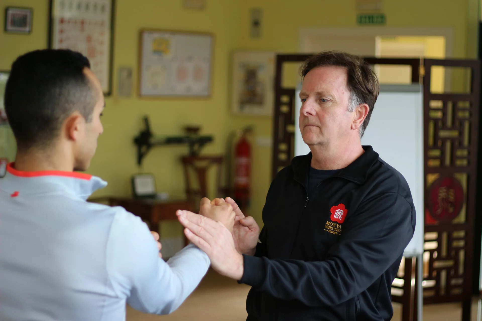 Identificación del Punto de Referencia Medio en Ving Tsun