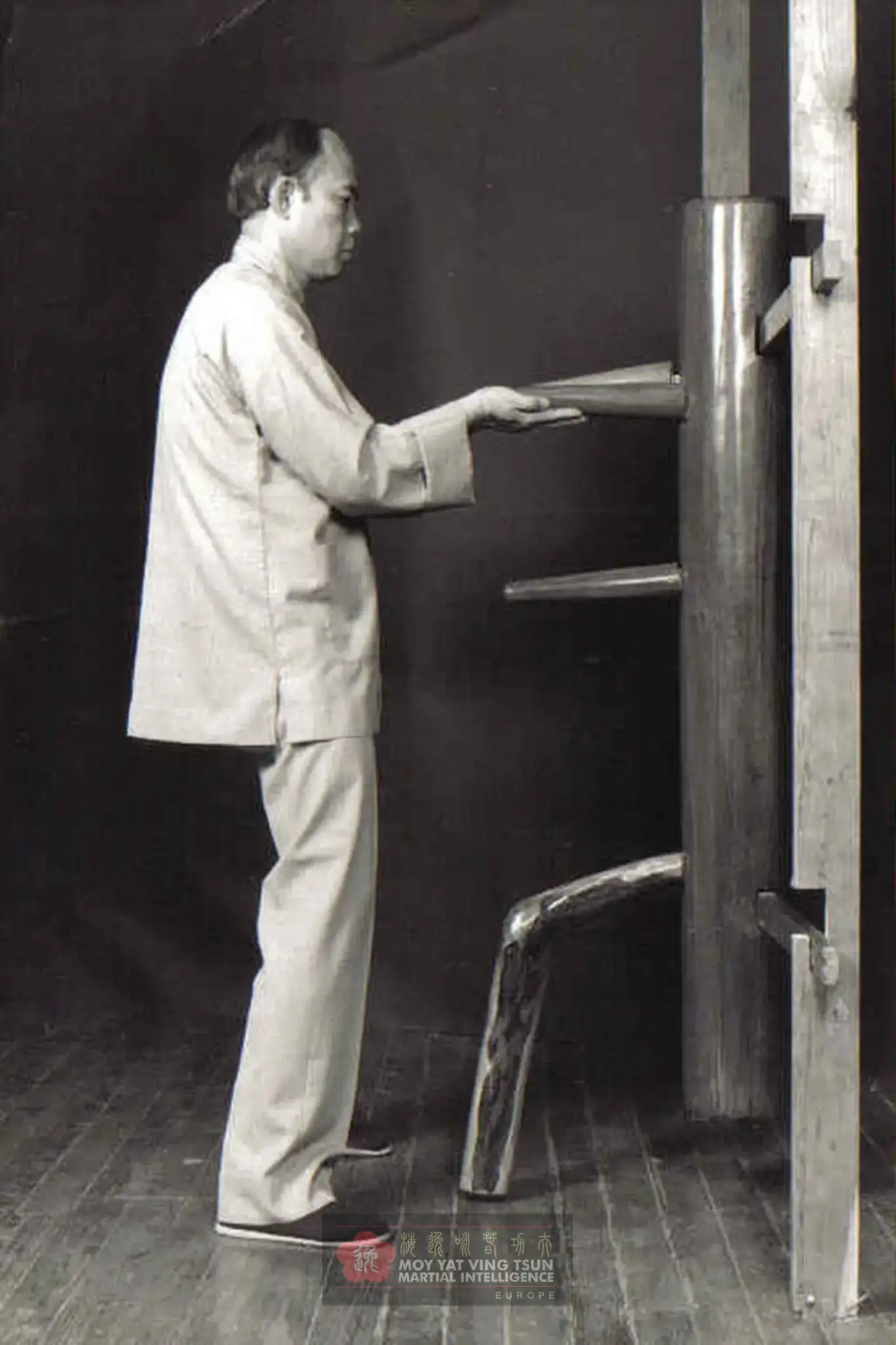 Moy Yat Discípulo de Ip Man con el Muk Yan Jong