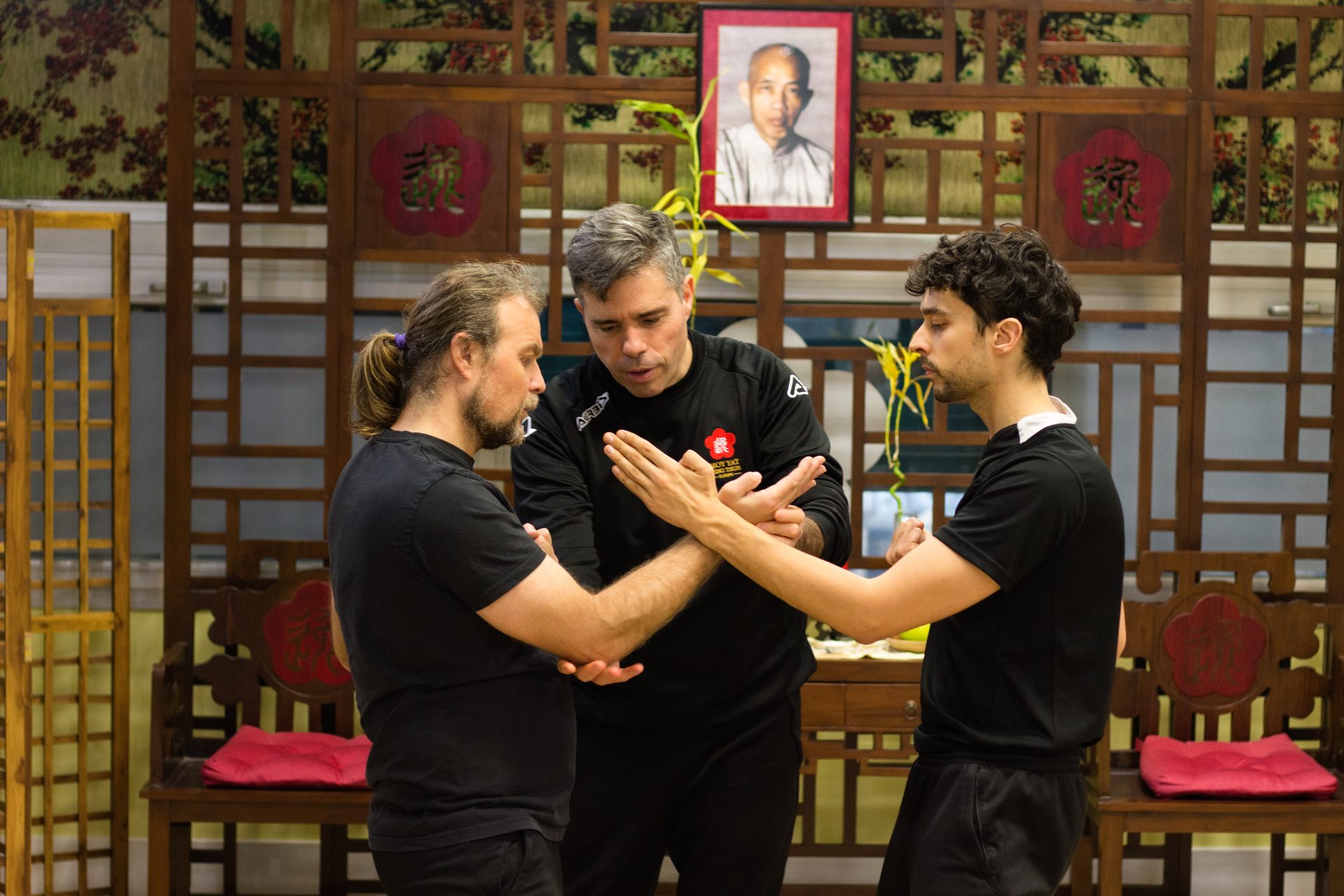 Jau Sau 走手 – Volver a la Línea Central Jau Sau 走手 – Volver a la Línea Central