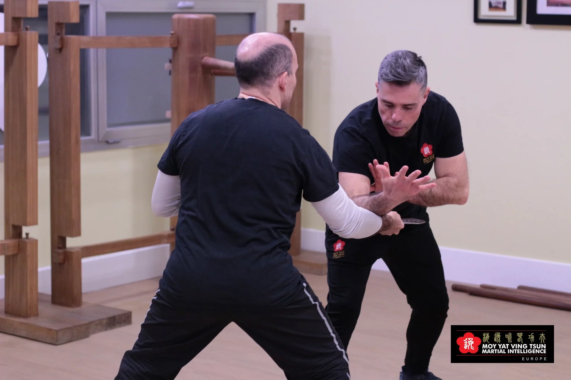 ¿Quién dirige la escuela de defensa personasl el Maestro Marcelo Navarro Maestro Senior Marcelo Navarro Fernández